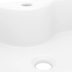 Square ceramic washbasin with tap hole